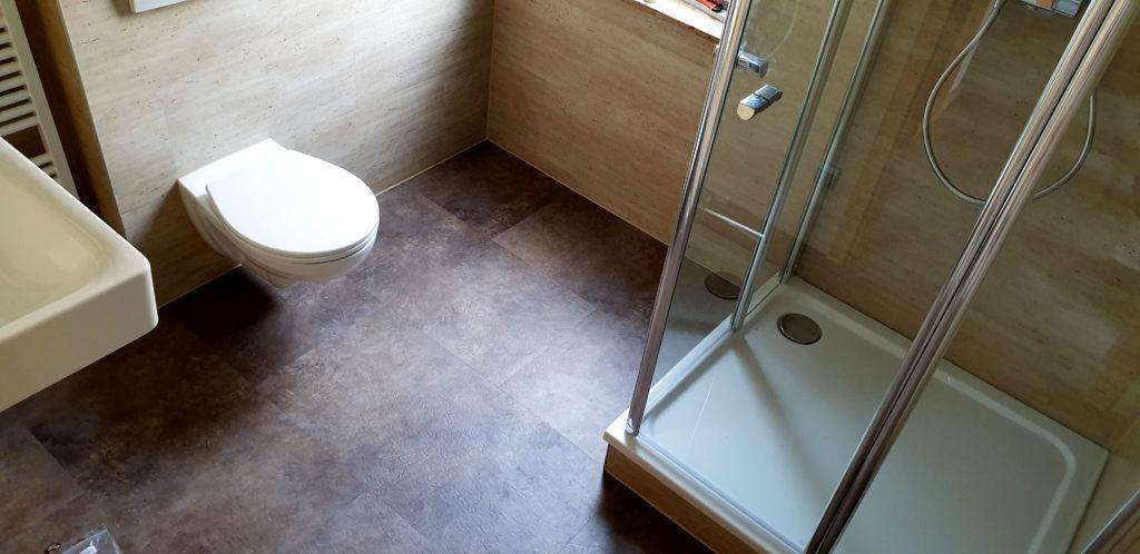 HEINEMANN GmbH – Fachbetrieb der Malerinnung Erfurt_Badsanierung mit Designbelag_24