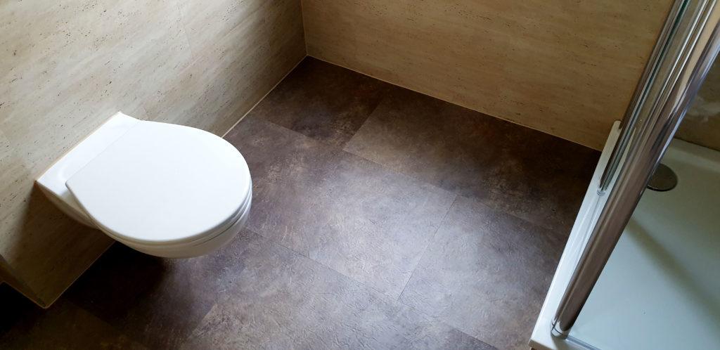 HEINEMANN GmbH – Fachbetrieb der Malerinnung Erfurt_Badsanierung mit Designbelag_27