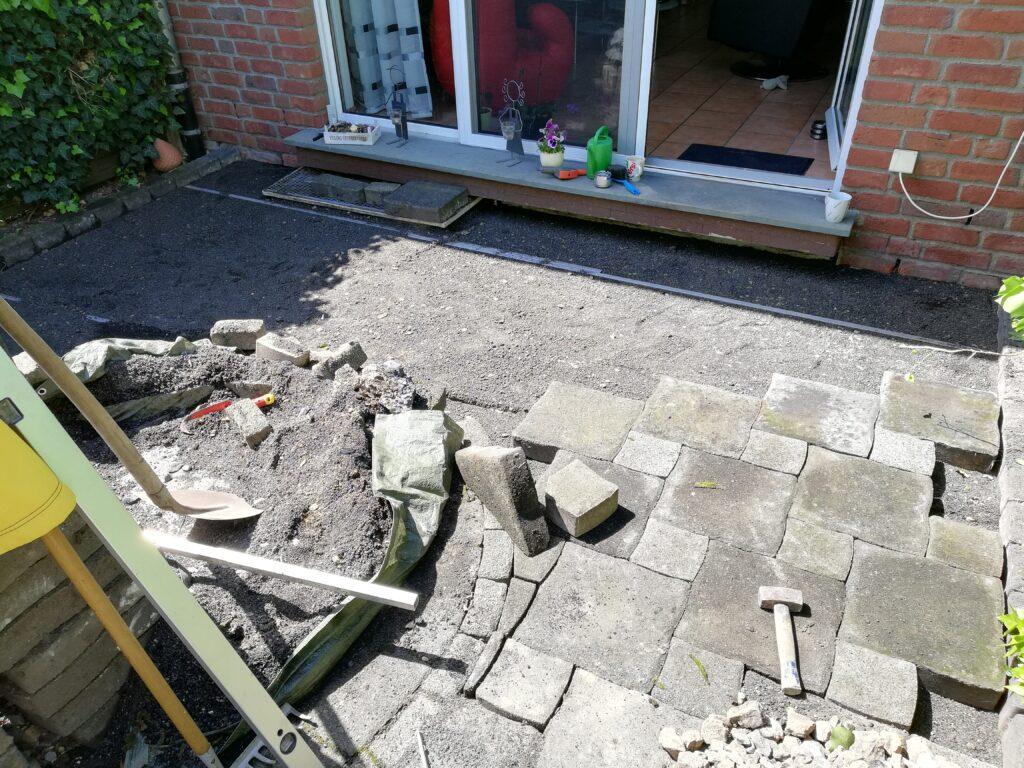Abgesackte Terrasse reparieren