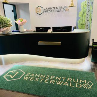 Empfangstheke Zahnarztpraxis 