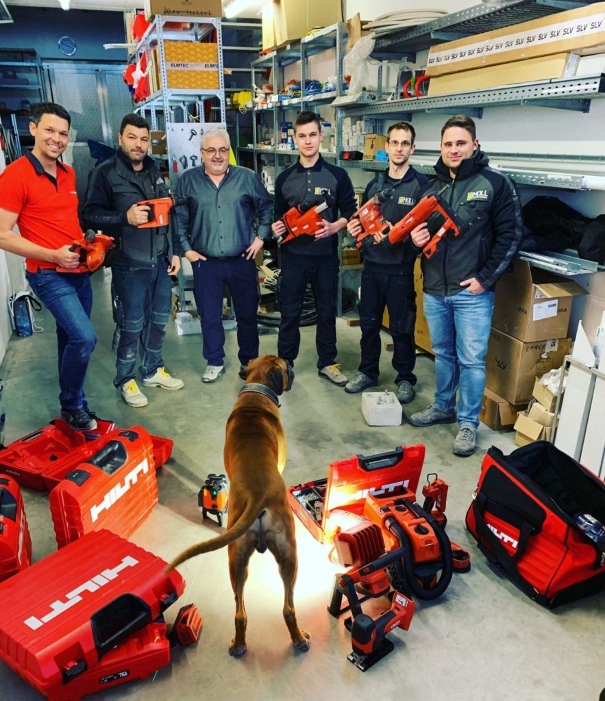 04D68E0E-F326-4B3E-A644-B07D7669D469