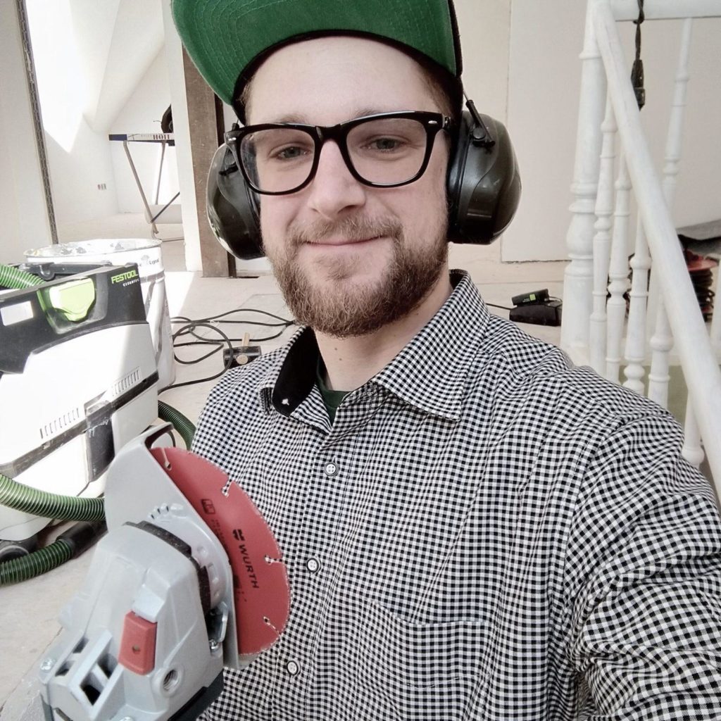 570F5A7F-A9F3-485A-A3F7-529F838766FB